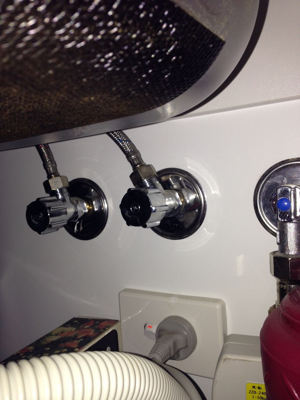 How to fix a leaking flick mixer tap 💧 B+C Guides