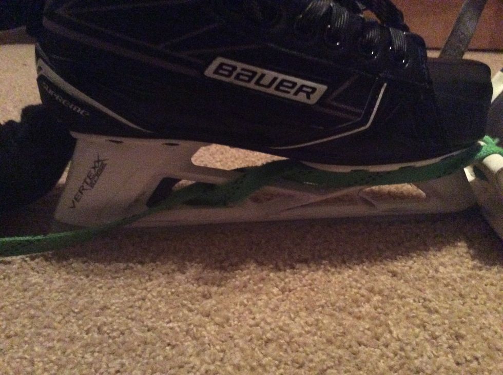 How to tie goalie pads B+C Guides