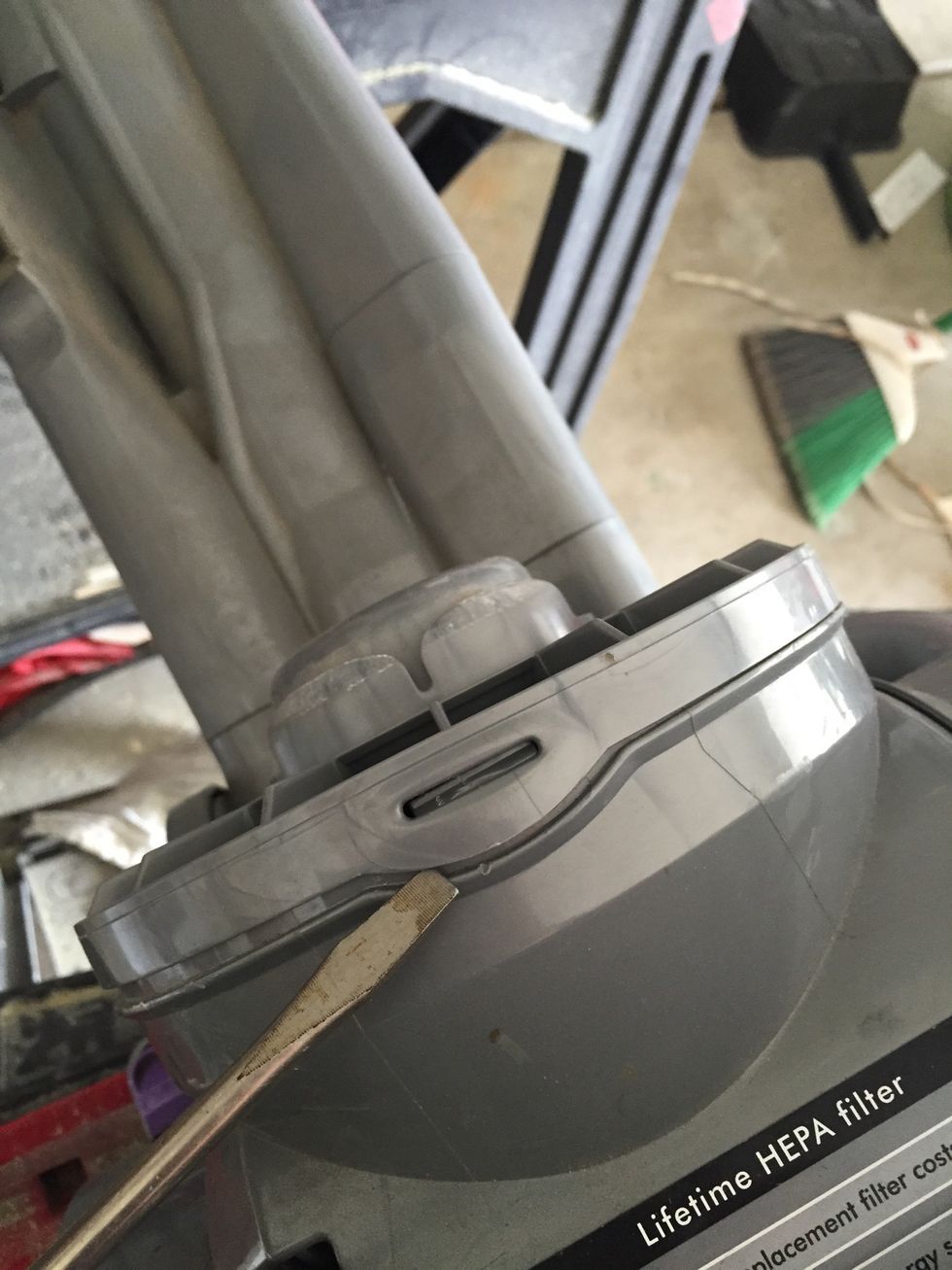 How to replace the hepa filter in a dyson vacuum B+C Guides