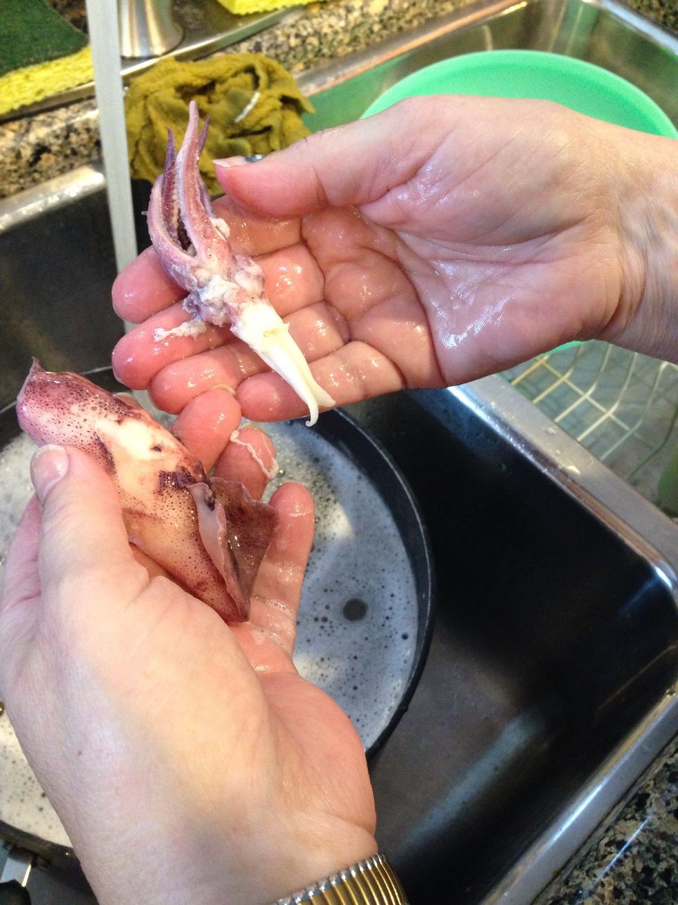 How to make squids in a light red sauce - B+C Guides