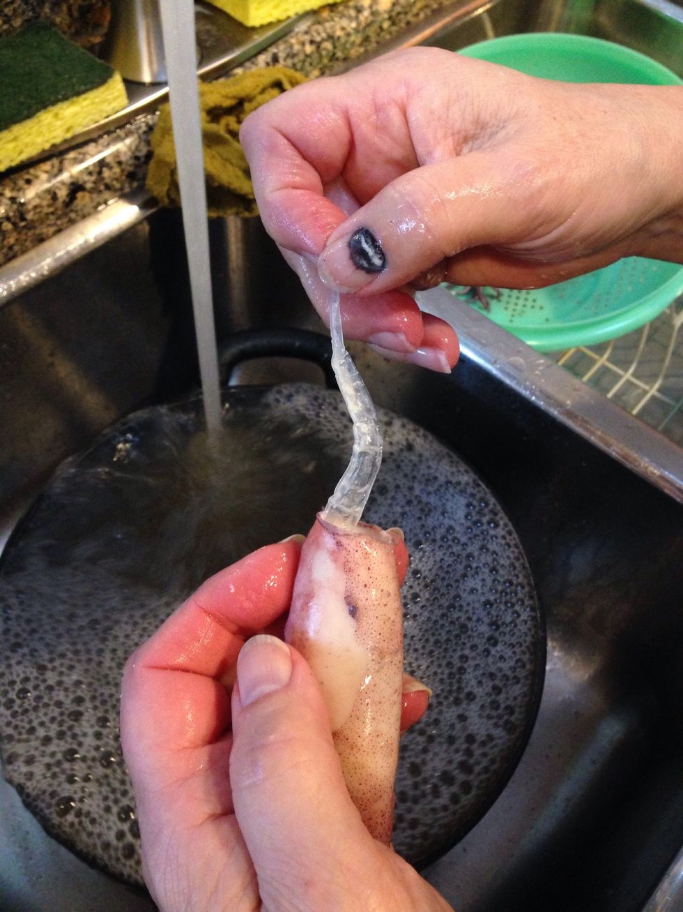How to make squids in a light red sauce - B+C Guides