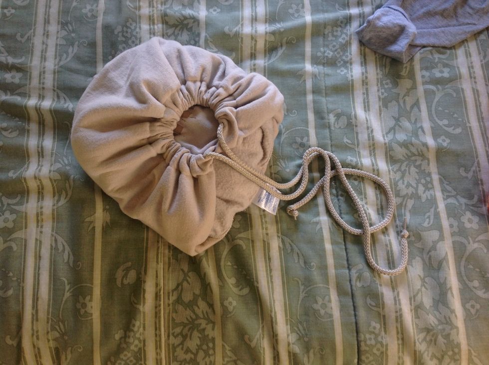 How to make a hoodie pillow B+C Guides