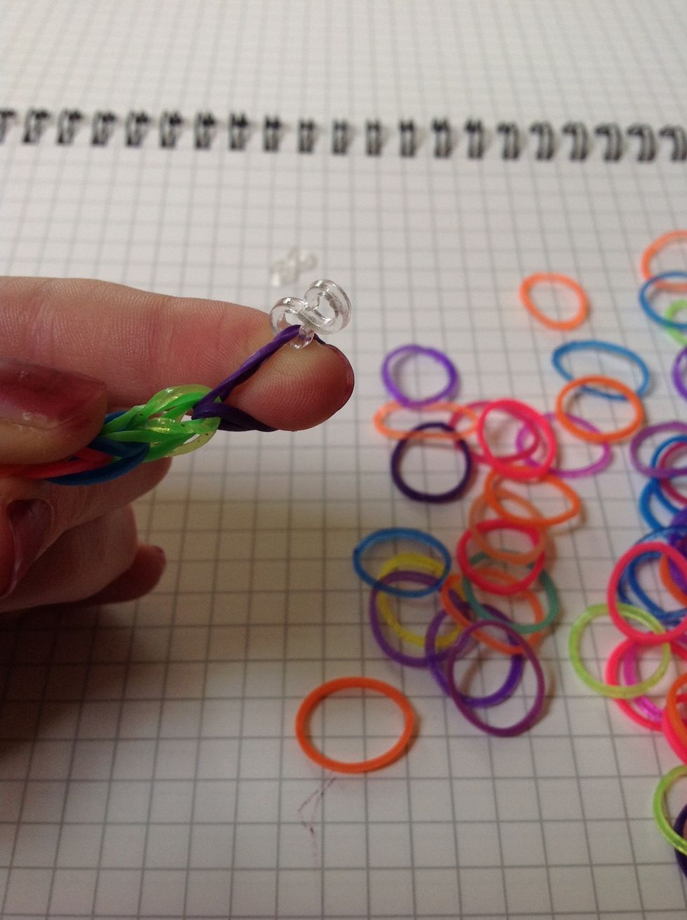 How to use your fingers to make a rainbow loom bracelet B+C Guides