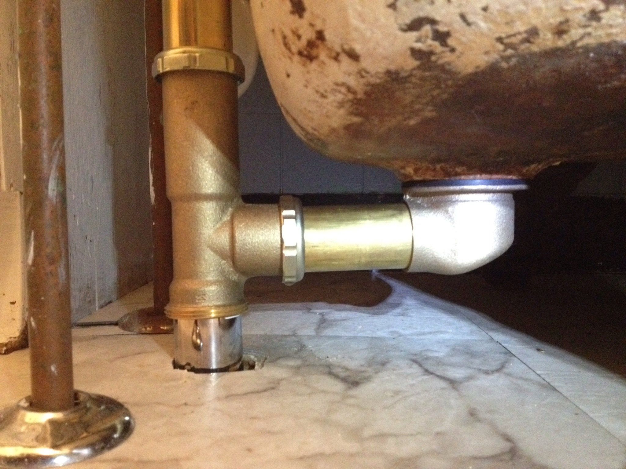 How To Replace A Drain Assembly On A Claw Foot Tub - B+C Guides