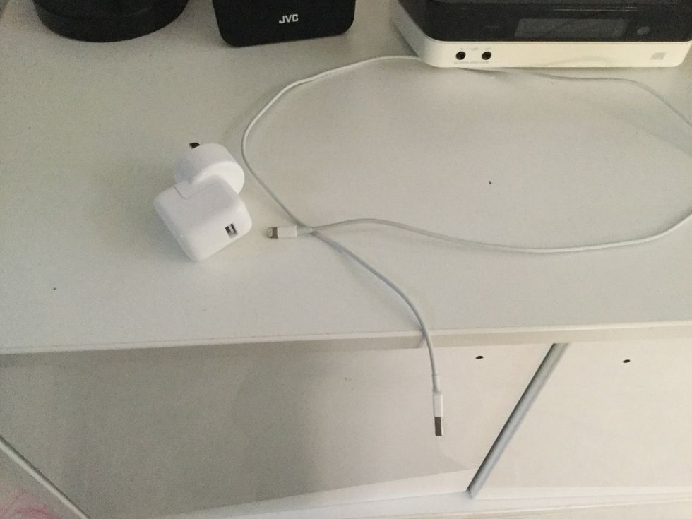 How to charge an ipad B+C Guides