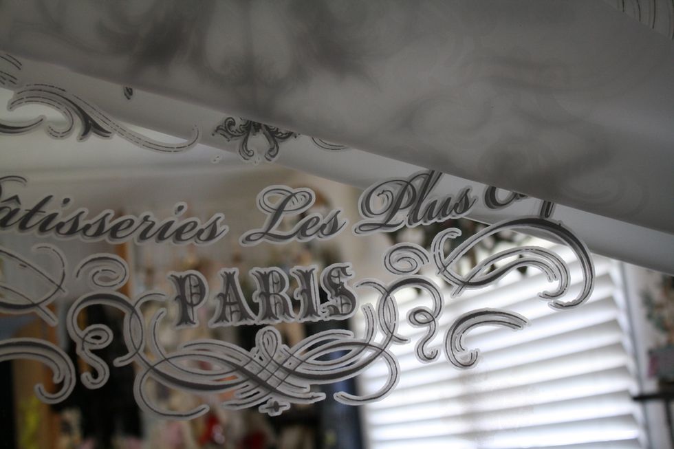 How to use an iod décor transfer on a mirror B+C Guides