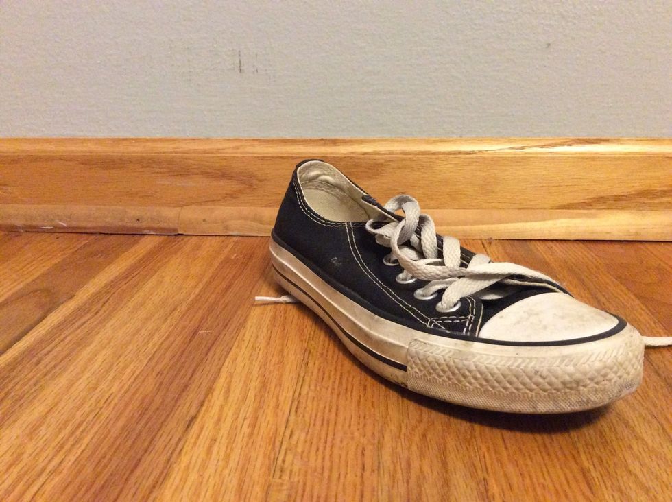 How to clean your converse sneakers - B+C Guides