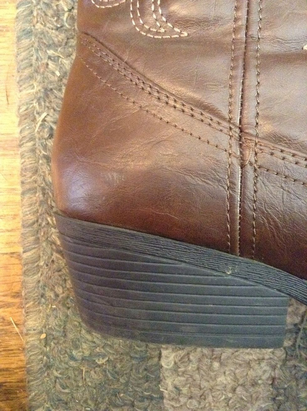 How to fix scuff marks on boots - B+C Guides