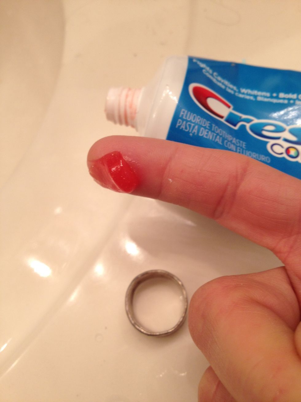 How to clean silver jewelry using toothpaste B+C Guides