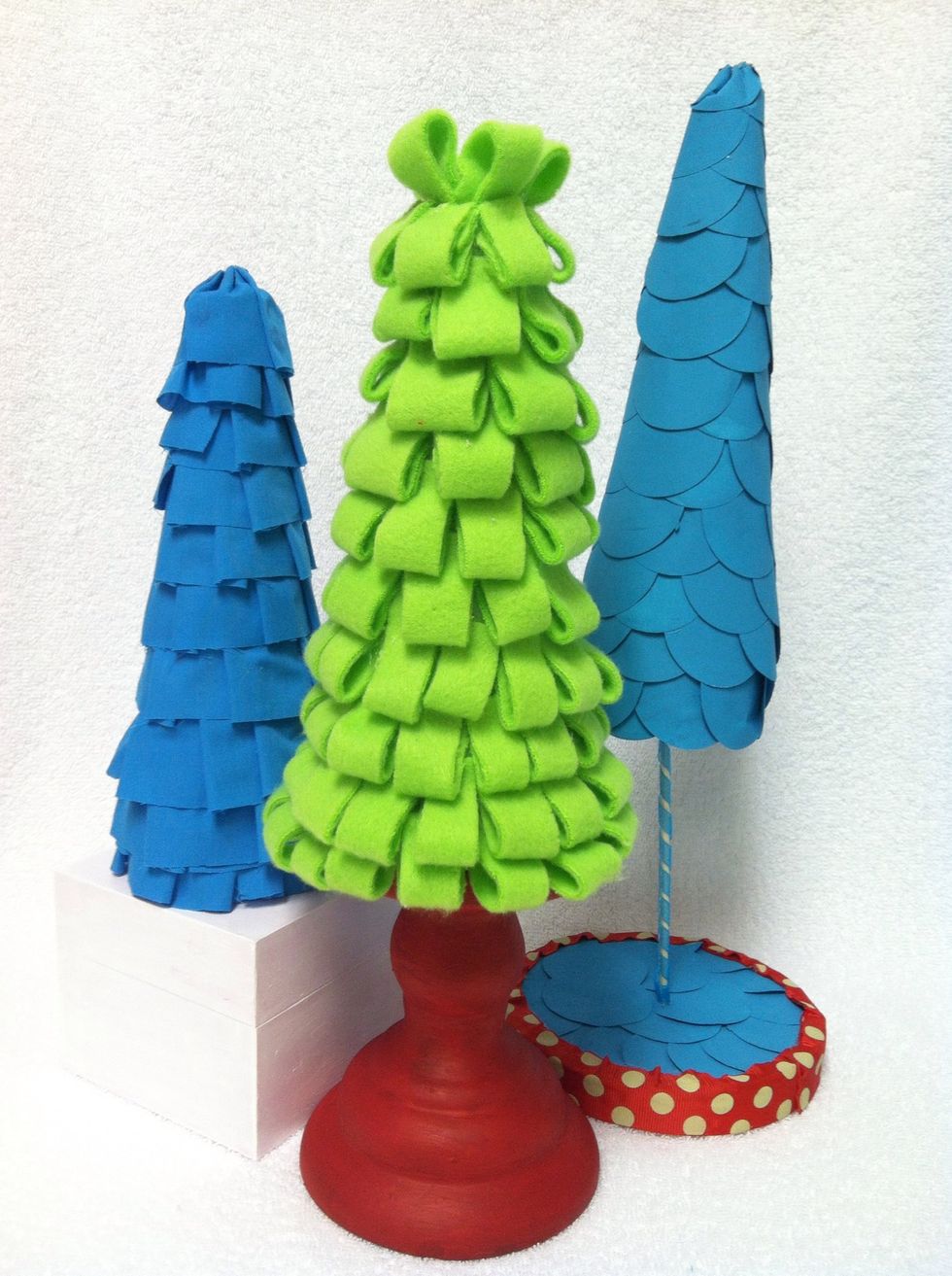How to make a felt christmas styrofoam tree B+C Guides