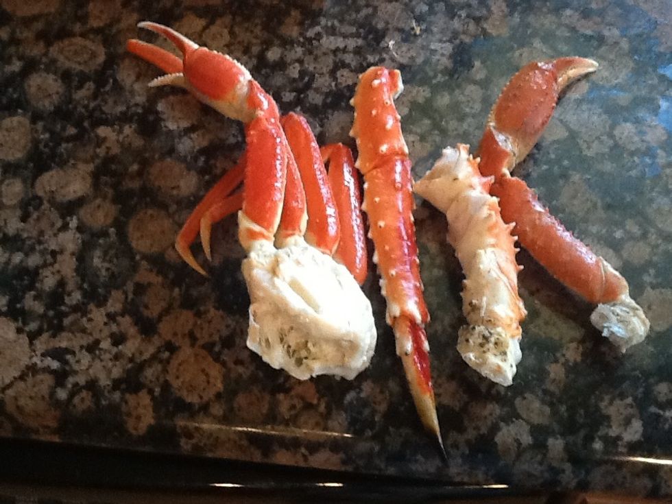 How to cook crab legs in the oven - B+C Guides