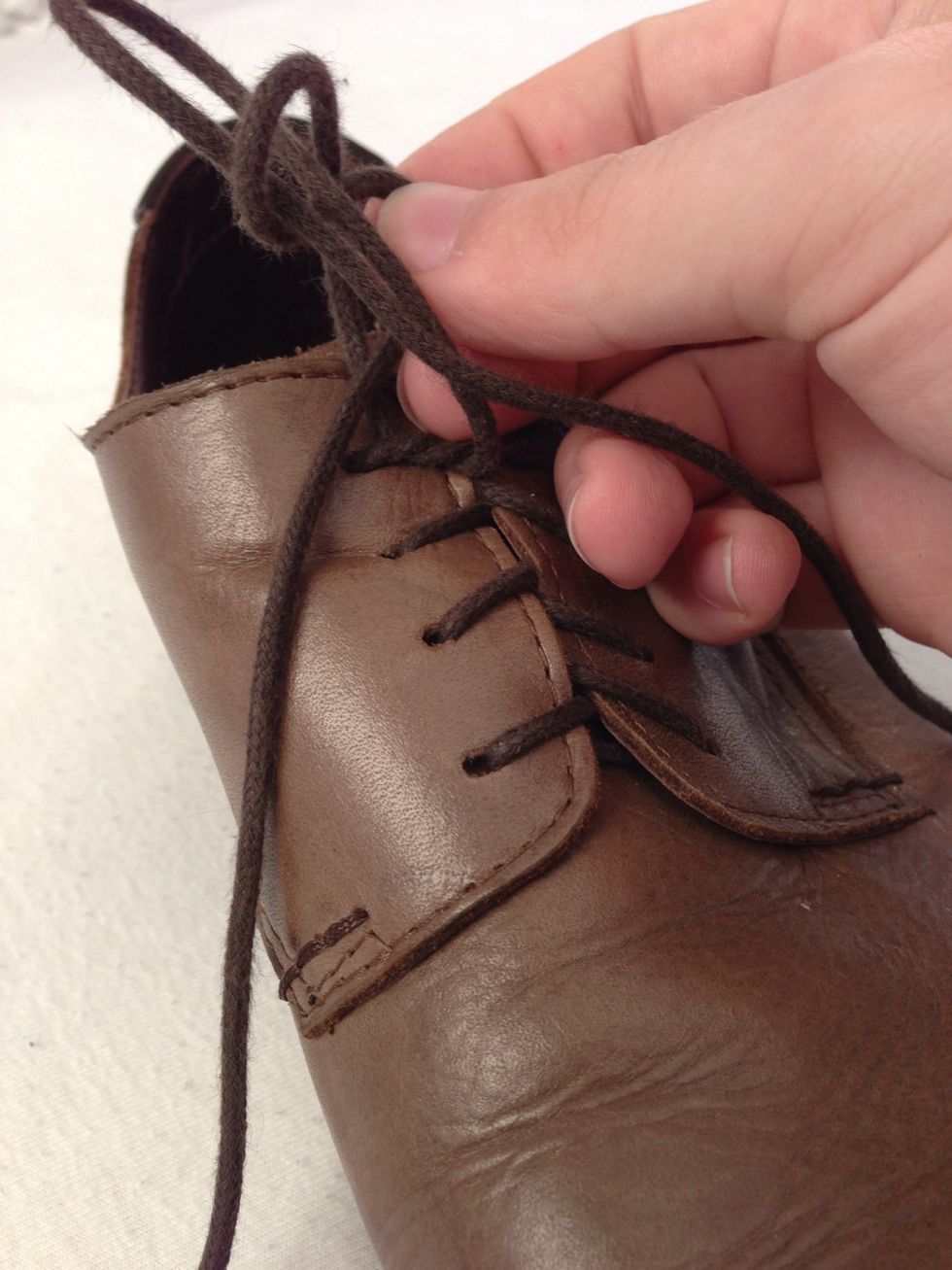 How to tie your shoes (so they never come untied) B+C Guides