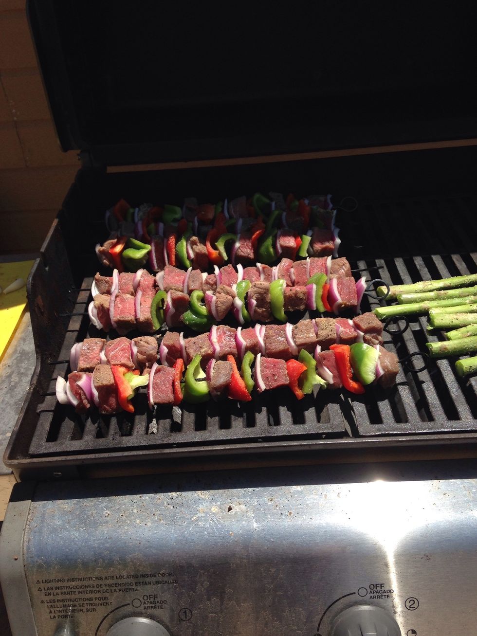 How to grill delicious steak kabobs B+C Guides