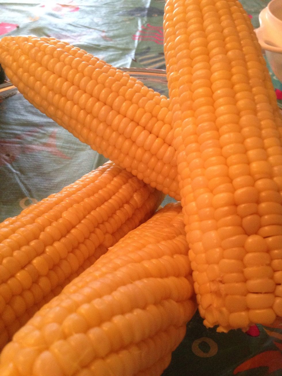 How to simply cook & shuck corn on the cob B+C Guides