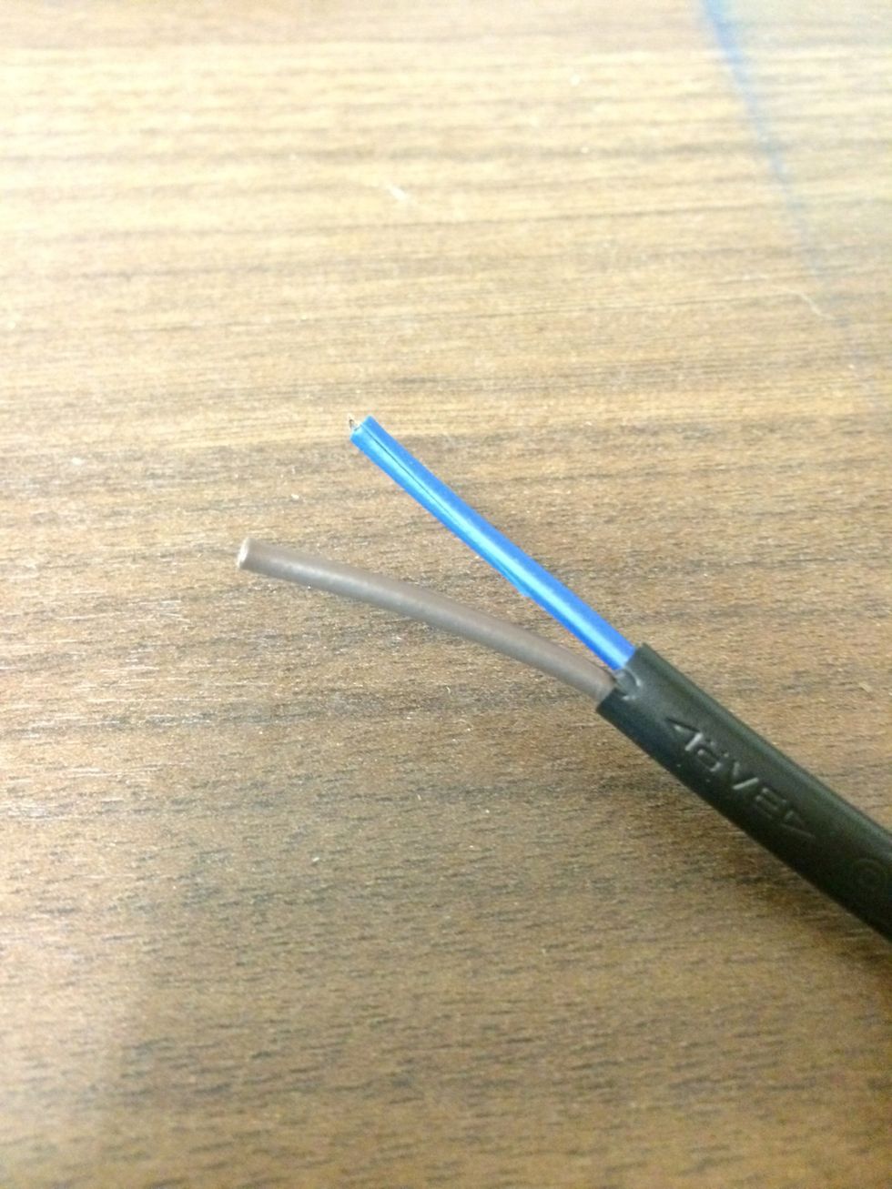 How to shorten a power cable B+C Guides