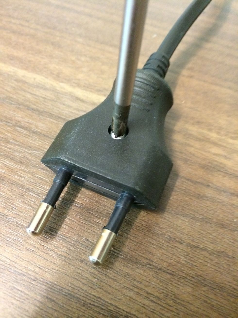 How to shorten a power cable B+C Guides