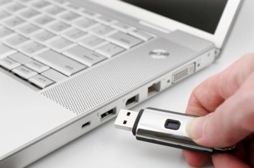 how to transfer presentation from laptop to pendrive