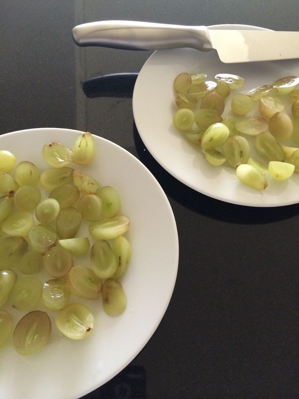 How to cut grapes in halves, quickly B+C Guides