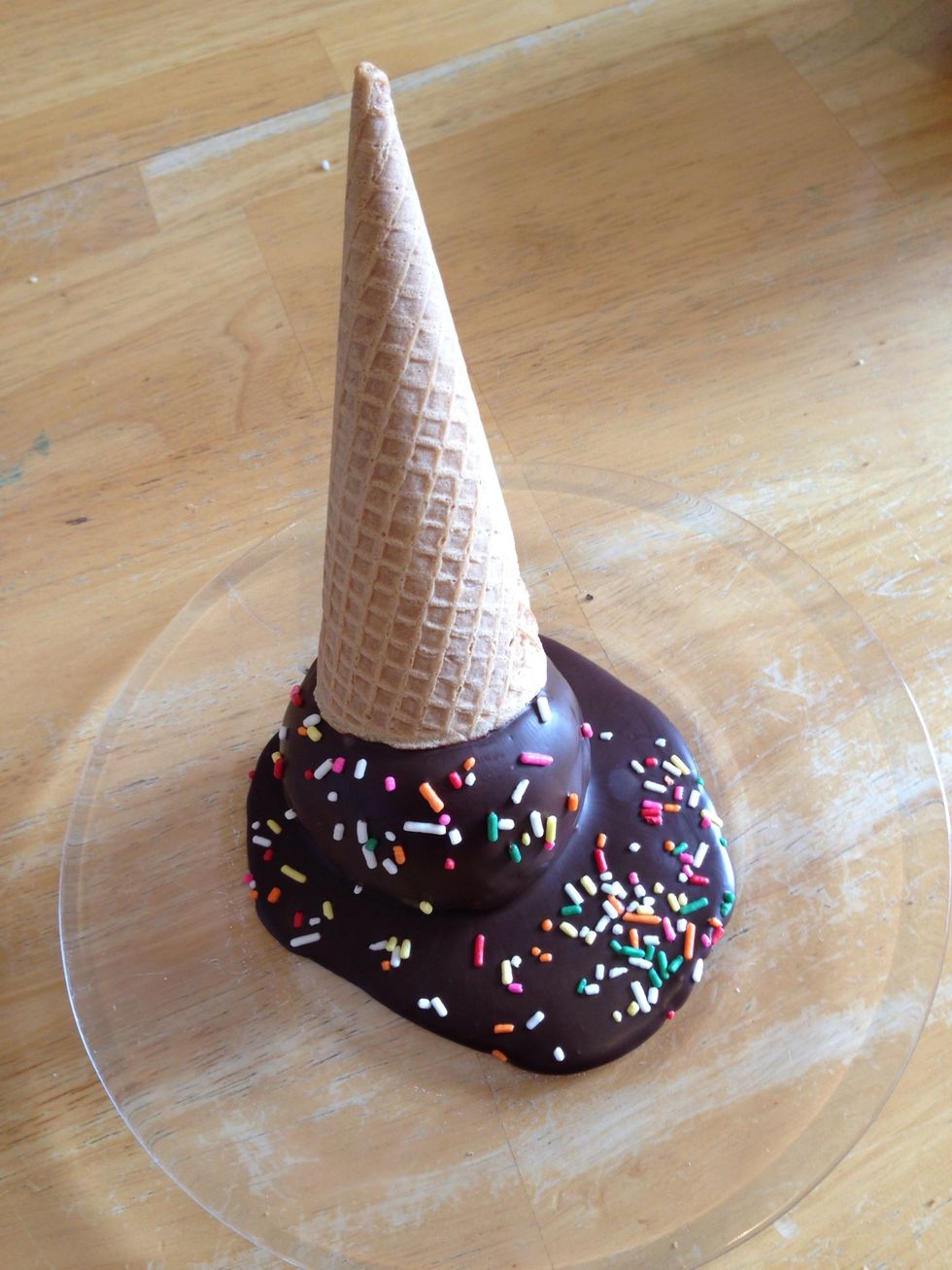 How to make a decorative "ice cream cone" for your cake B+C Guides