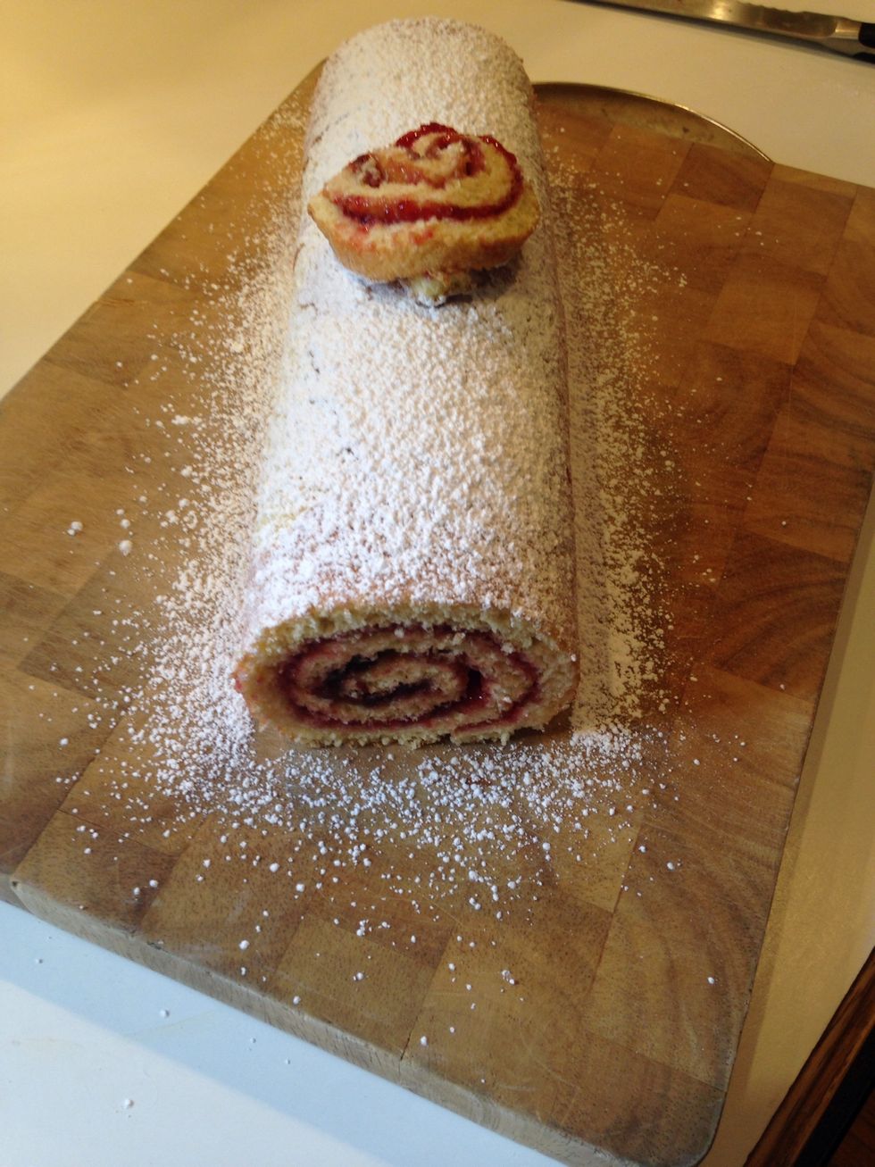 How to make a jelly roll sponge cake /genoise roulade B+C Guides