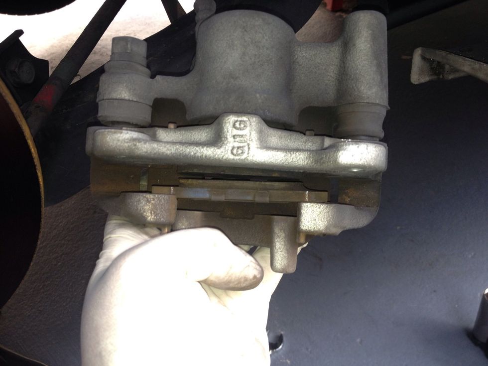 How to change the brake pads on a 2006 scion tc B+C Guides