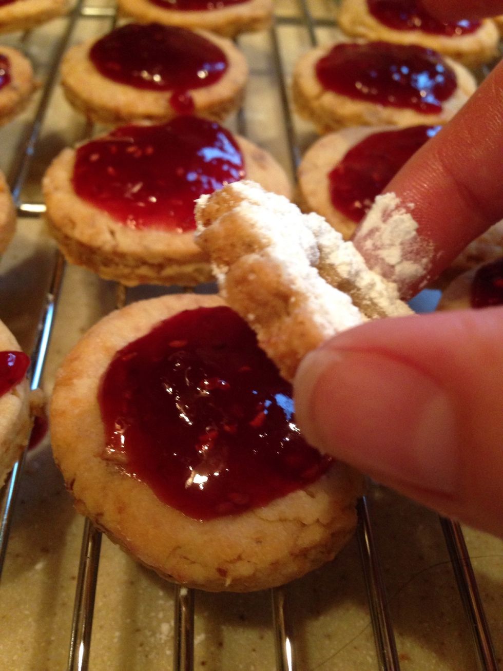 How to make traditional austrian jam cookies - B+C Guides
