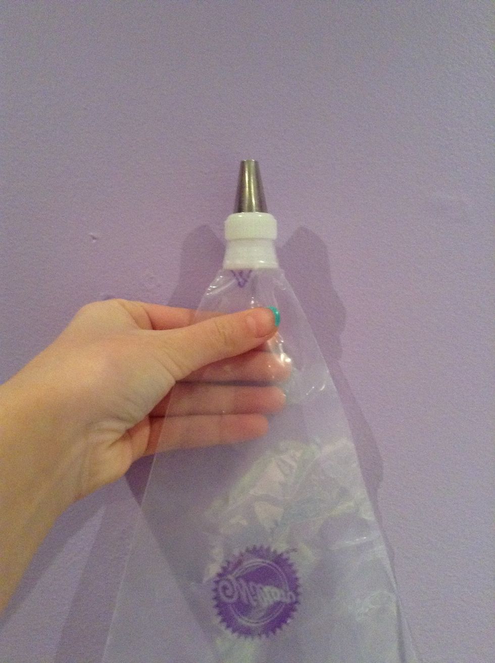 How to prepare and fill an icing bag B+C Guides