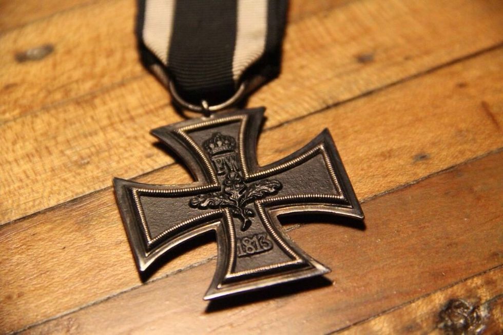 How to identify real iron crosses B+C Guides