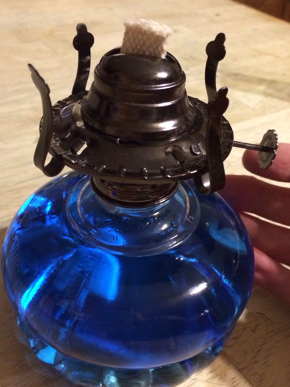 How to use a hurricane lamp B+C Guides