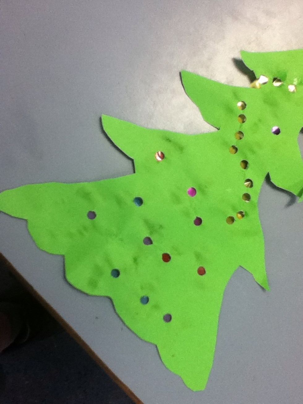 How to make a cellophane christmas tree B+C Guides