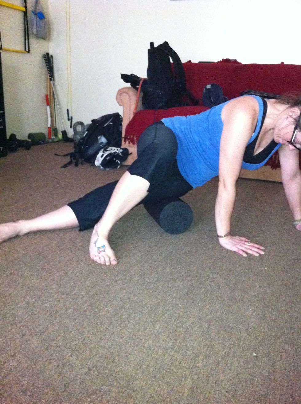 How to foam roll your knee pain away B+C Guides