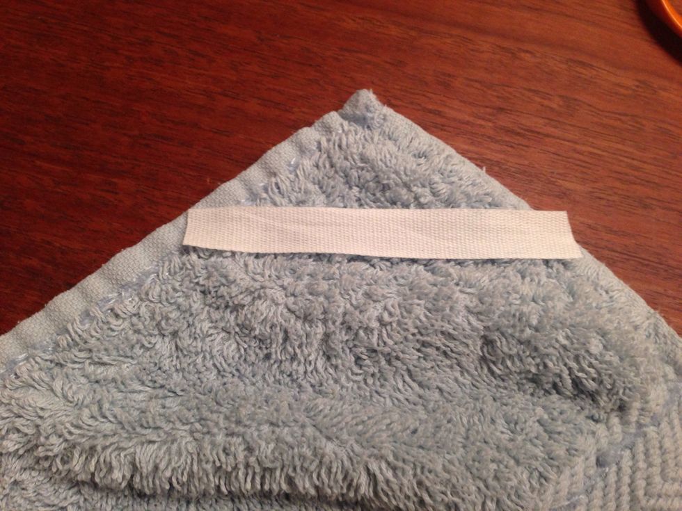 How to sew fabric on towels so that the towels can hang B+C Guides