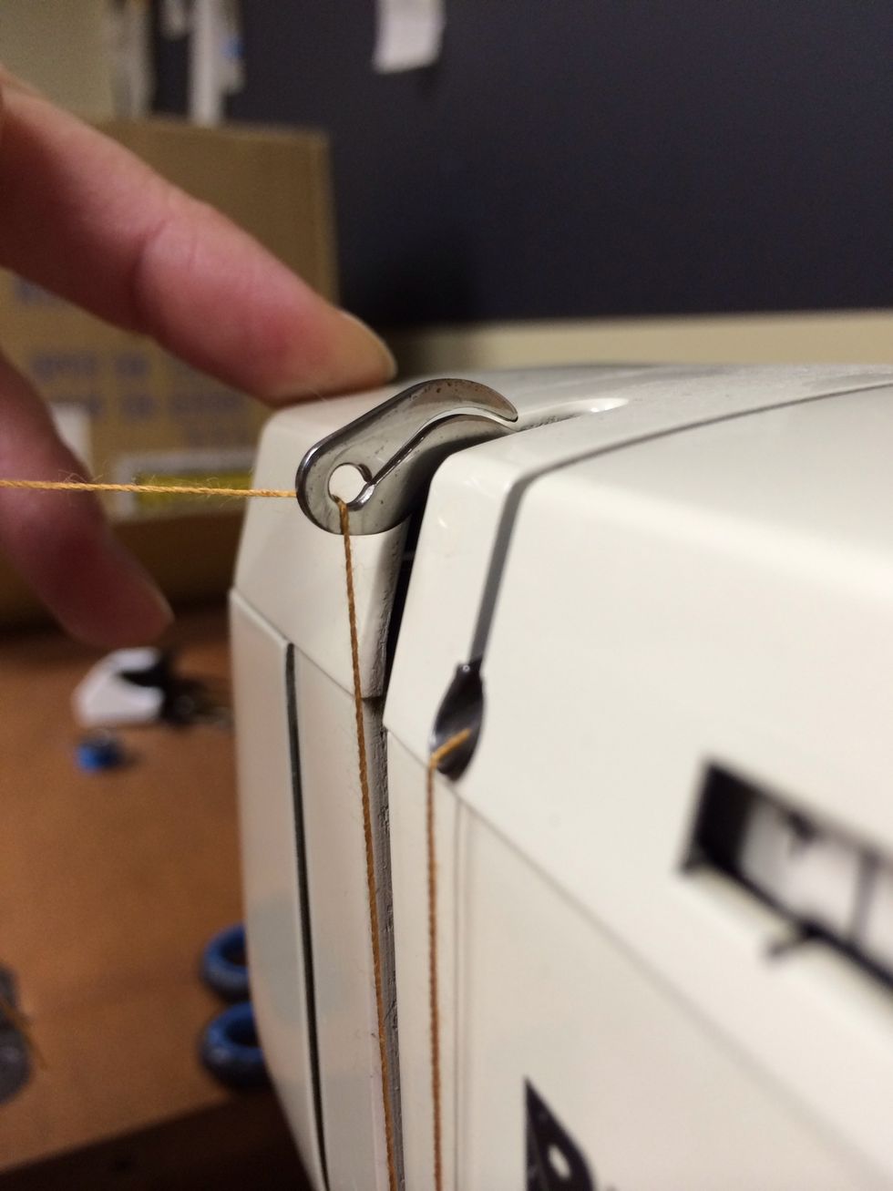 How to thread a bernina 830 B+C Guides