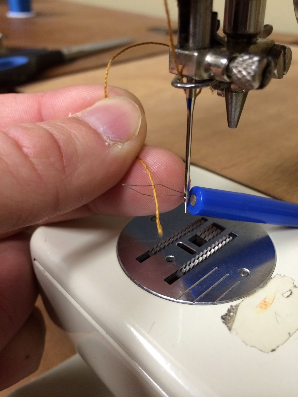 How to thread a bernina 830 B+C Guides