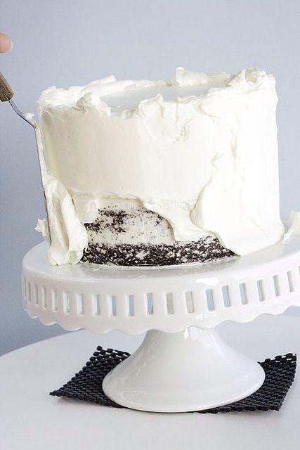 best way to crumb coat a cake
