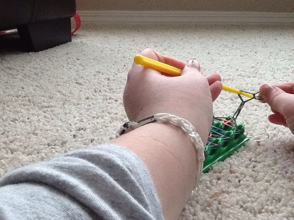 How to create a rubber band ladder bracelet B+C Guides