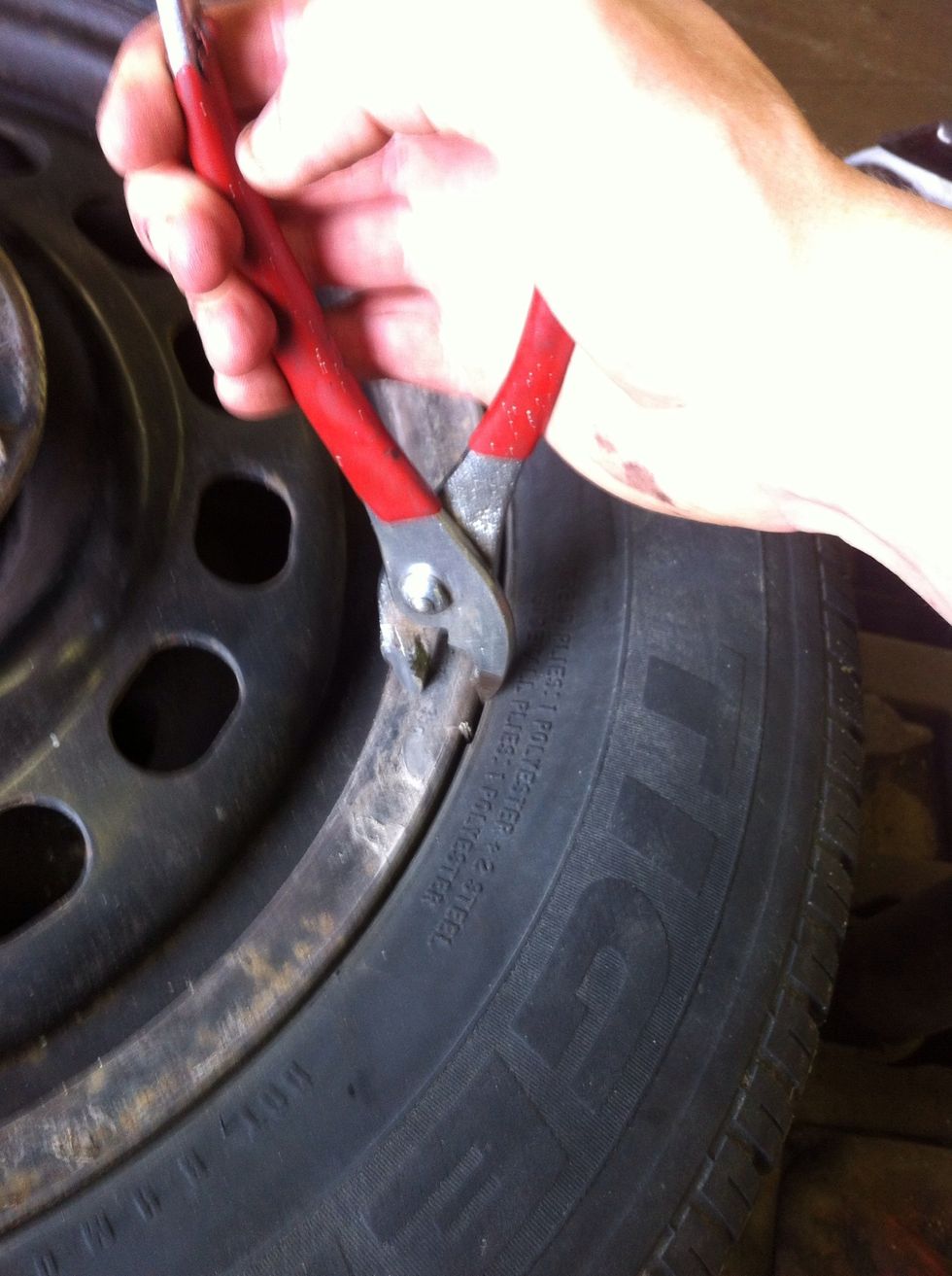 How to take a tire off the rim B+C Guides