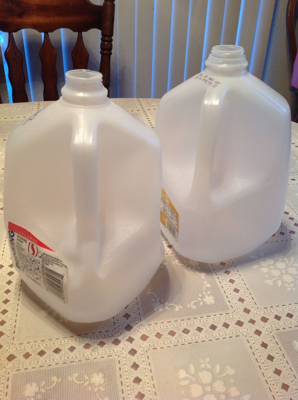 How to make a scoop from a milk jug B+C Guides