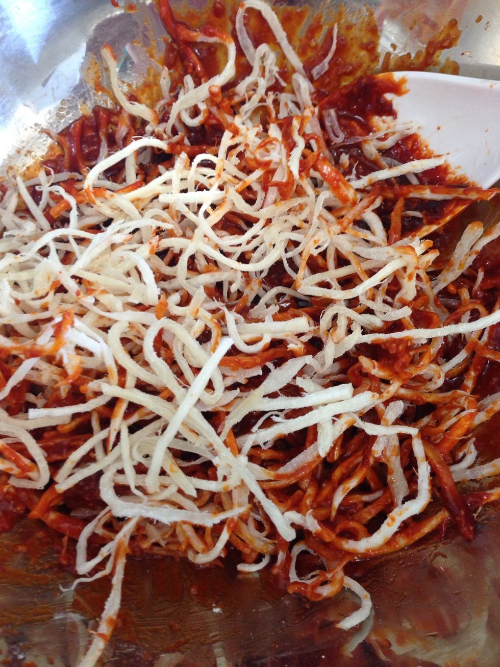 How to seasoned dried shredded squid (ojingeochae muchim) - B+C Guides