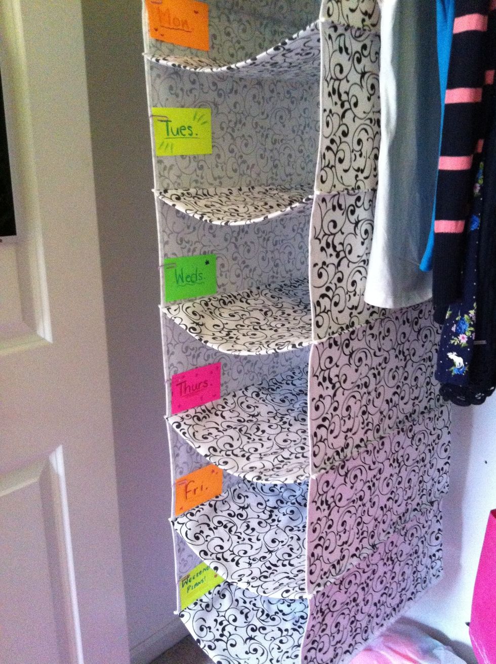 How to create a weekly outfit planner B+C Guides