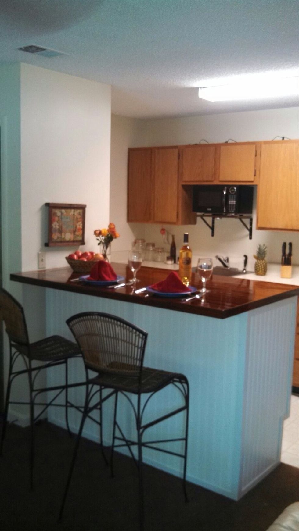 How to build a kitchenette bar - B+C Guides