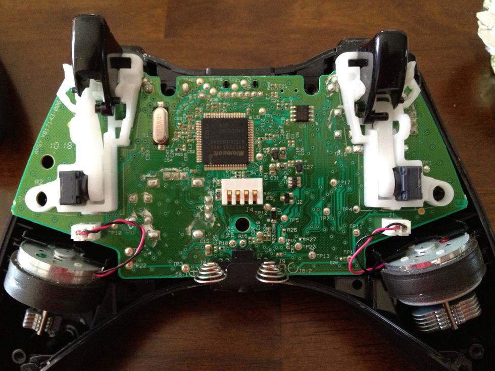 How to change the triggers on your xbox360 controller. B+C Guides