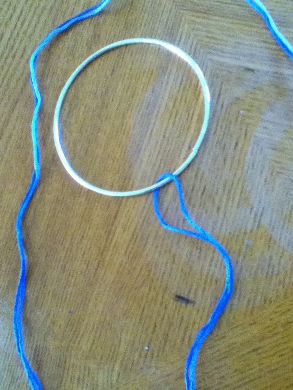 How to make a really simple string bracelet B+C Guides