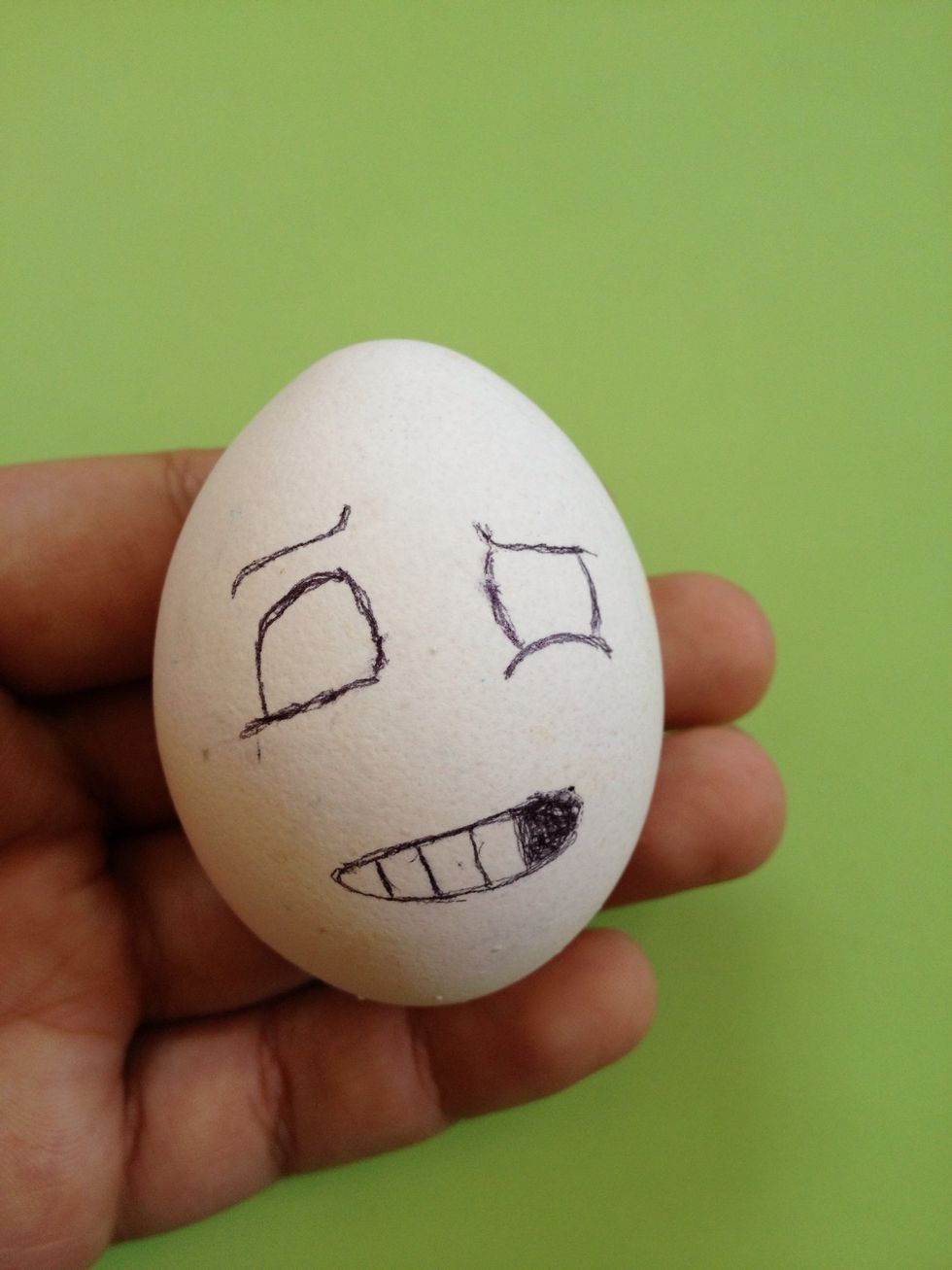 How to draw on eggs 🍳 - B+C Guides