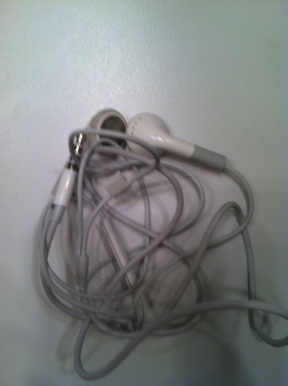 How to get your headphones not in knots B+C Guides
