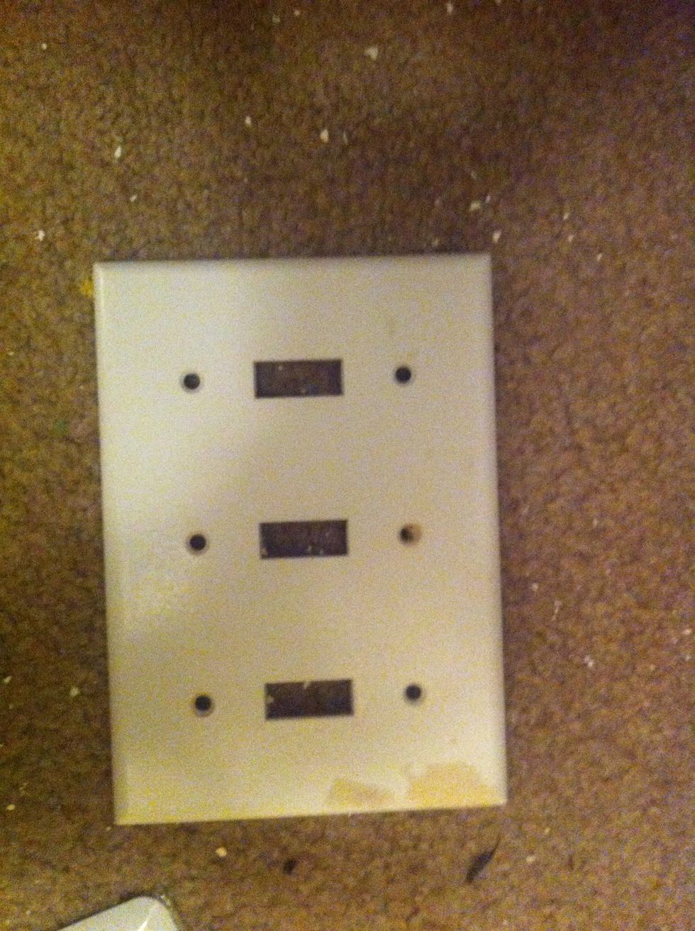 How to cover outlet covers with streamers or tissue paper B+C Guides