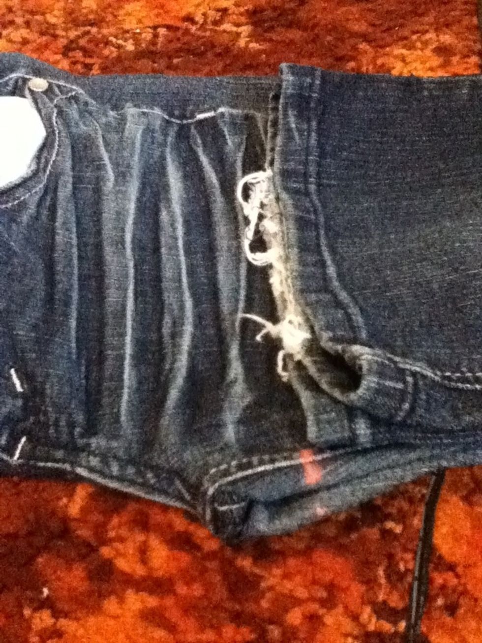 How to cut pants into shorts B+C Guides