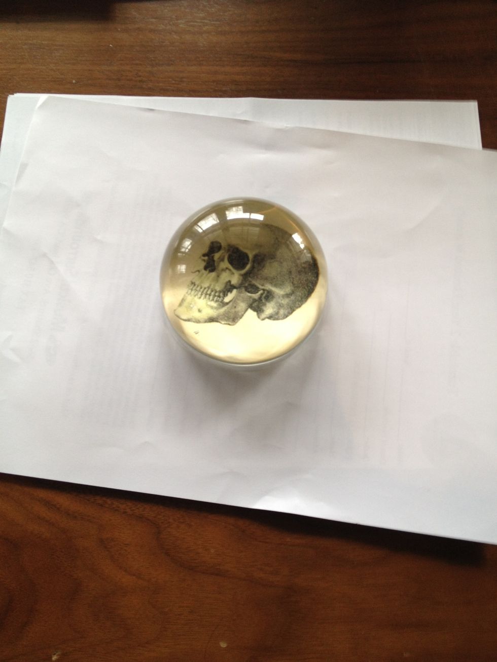 How to use a paperweight. B+C Guides
