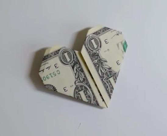 How To Make A Money Heart B C Guides   Image 