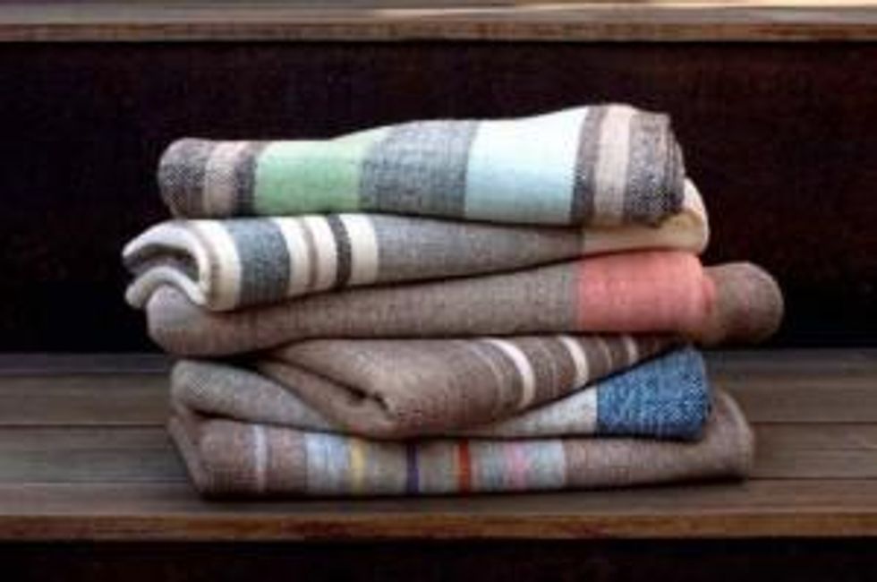 How to fold a blanket B+C Guides